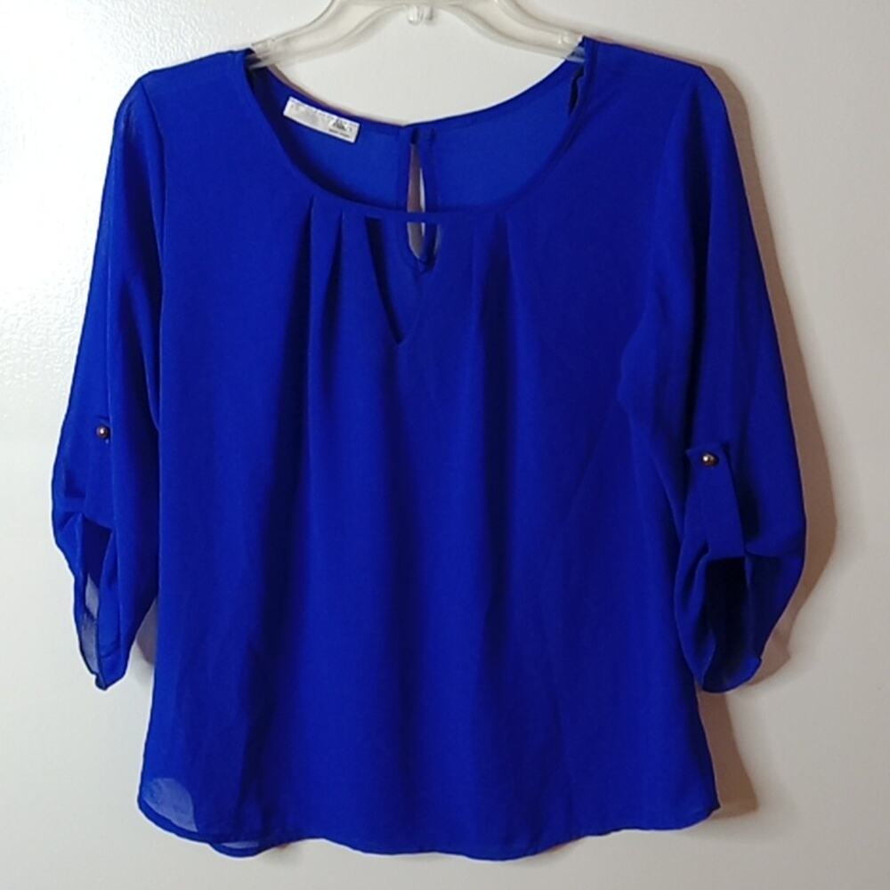 AGACI women's size Medium blue 3/4 blouse.